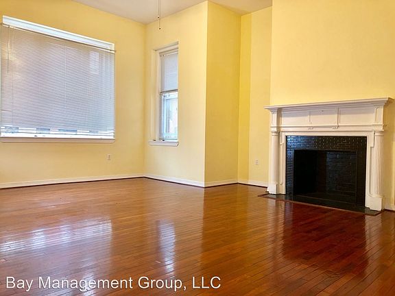 4th image of 115 E Eager St APT 4
