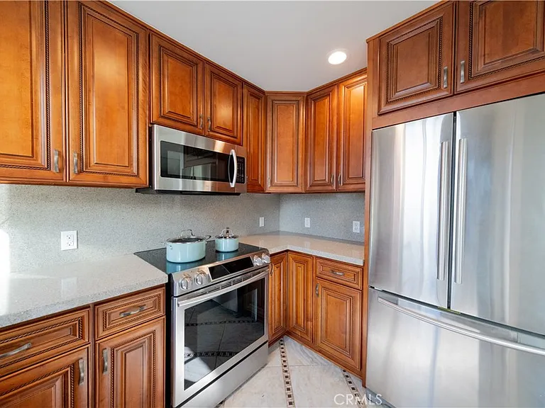 10751 Wilshire Blvd #1405 — Photo 4