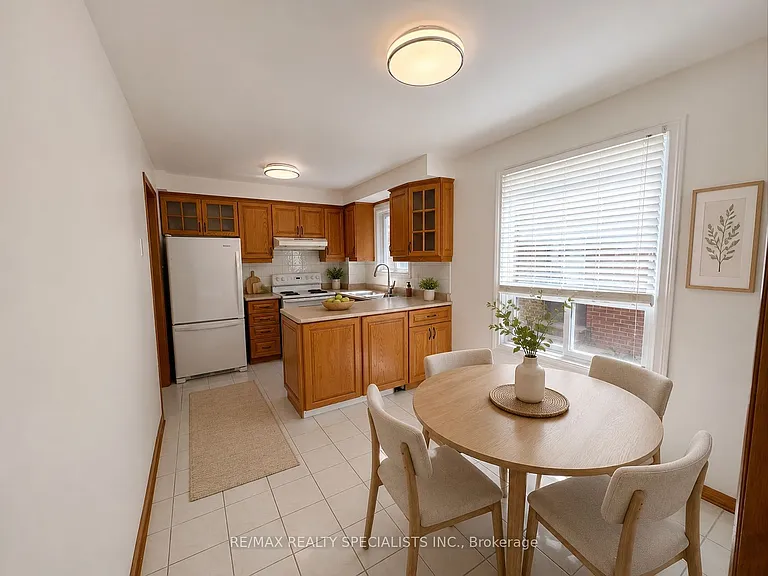 1571 Shale Oak Mews — Photo 4