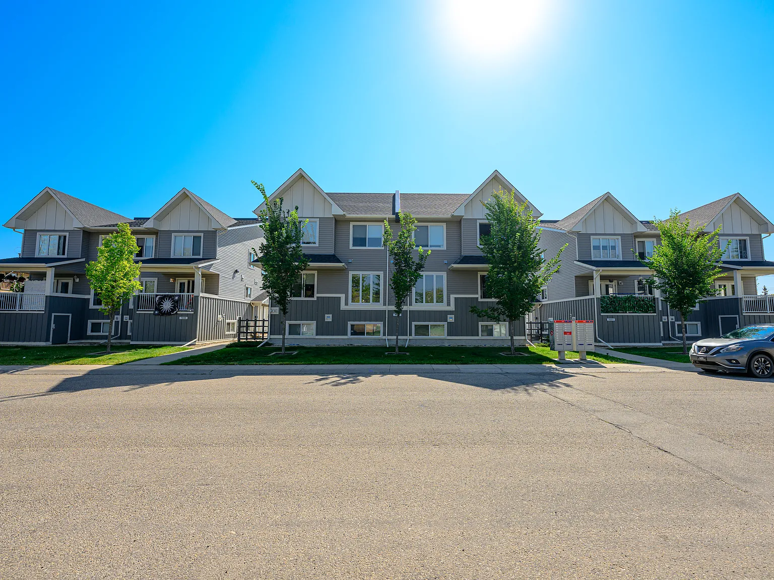 Avondale Townhouses — Photo 4
