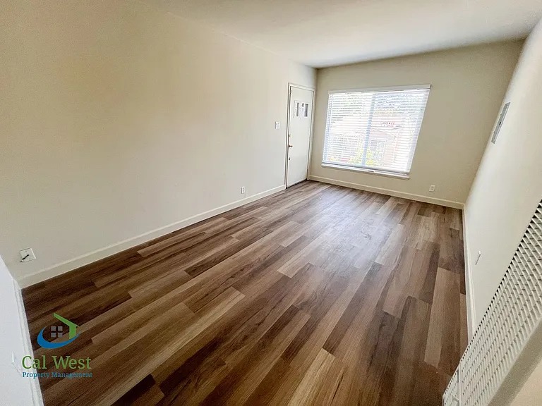 99 Atlas Ave — Photo 8