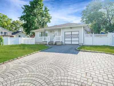8 Adolphi Place, Ronkonkoma, NY, 11779
