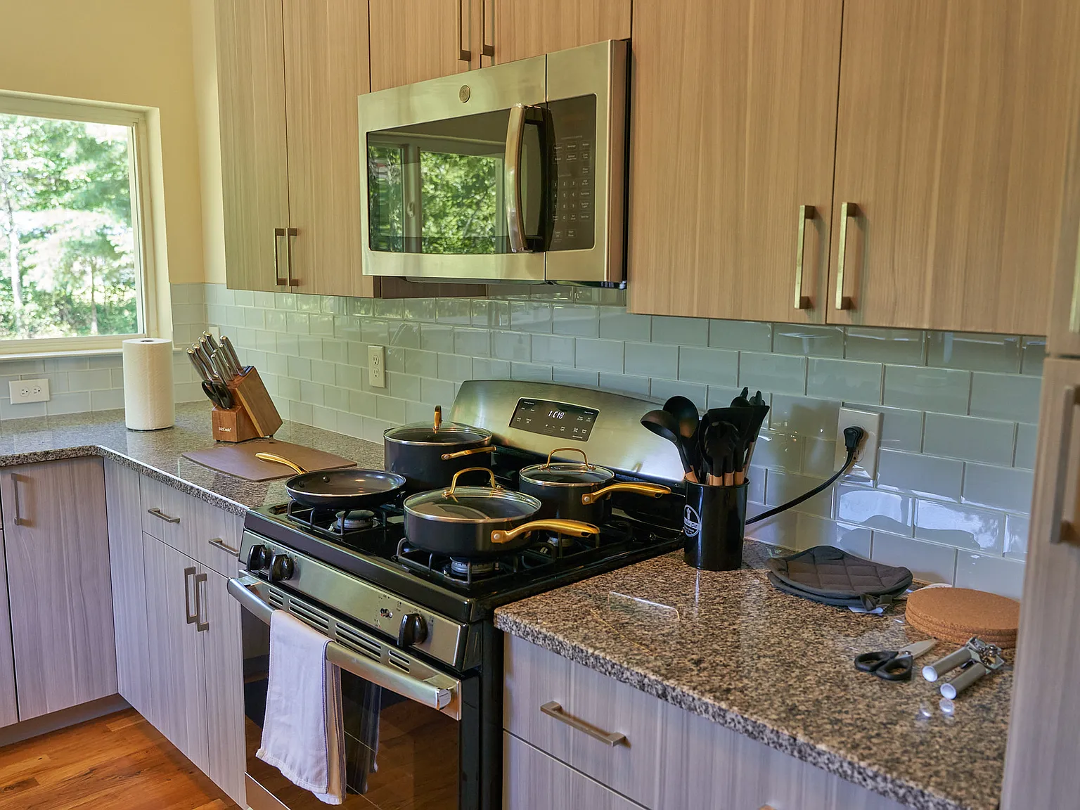 4 bed, $6,500 — Photo 4