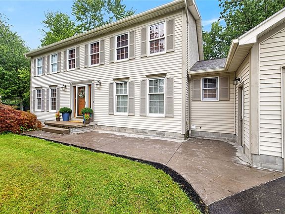 3rd image of 619 Galbro Cir