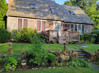 6 Stone Pound Way, Oak Bluffs, MA 02557