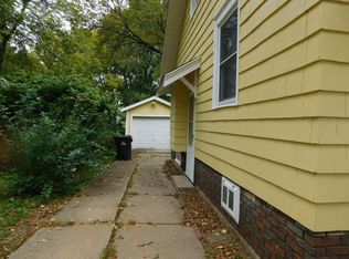 3214 C Ave NE, Cedar Rapids, IA 52402