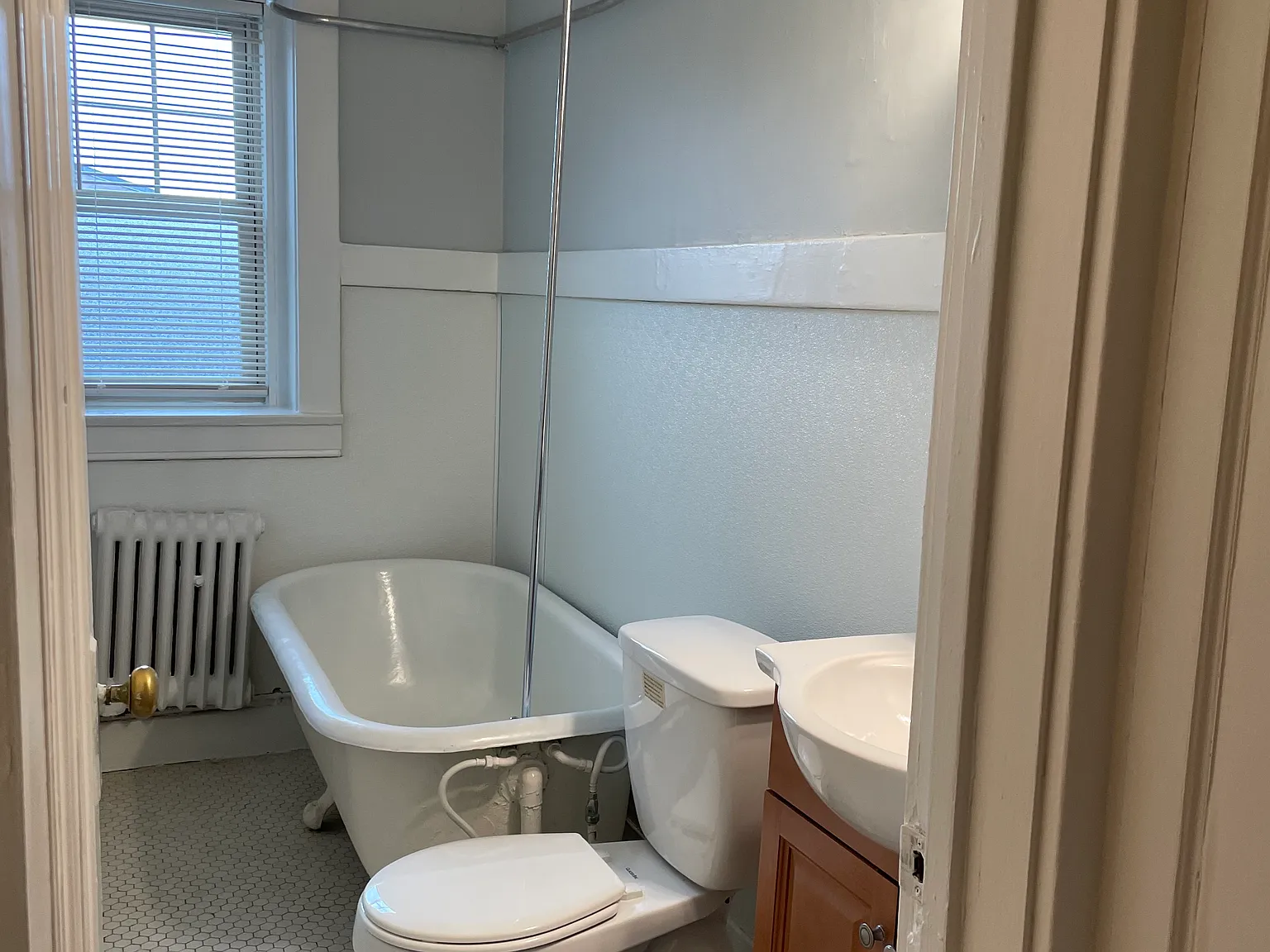 Studio, 350 sqft, $860 — Photo 3