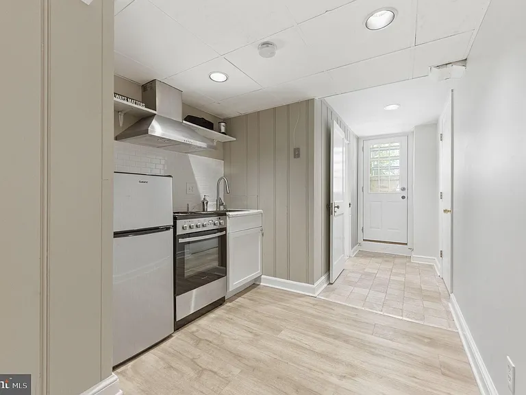 6467 Blenheim Rd — Photo 32