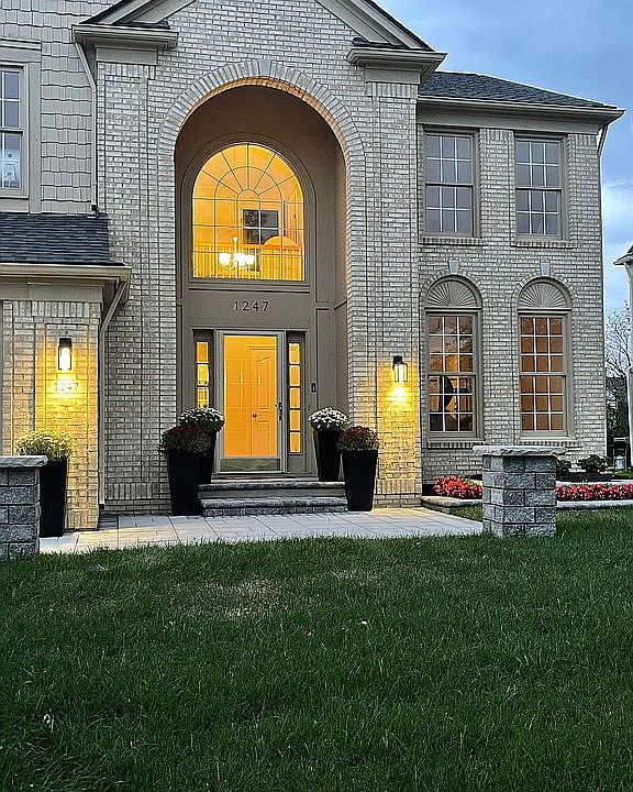 2nd image of 1247 Kensington Dr
