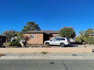559 60th St NW, Albuquerque, NM 87105