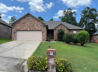 237 Summit Valley Cir, Maumelle, AR 72113