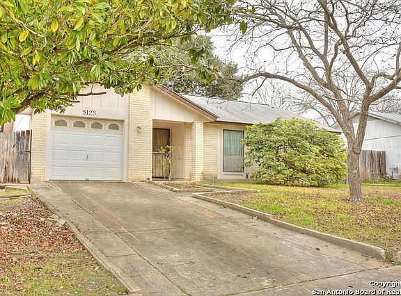 2nd image of 5123 Casa Oro St