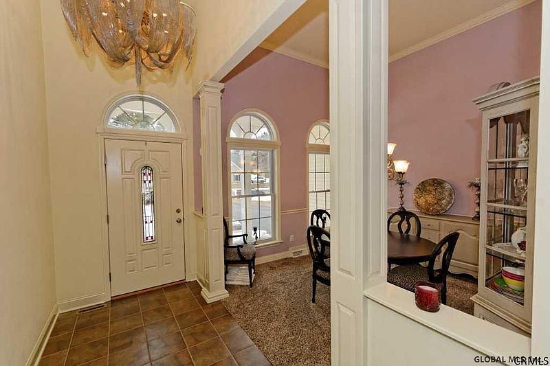 4th image of 352 WESTWOODS Court