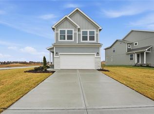 1304 SE Windbreak Dr, Lees Summit, MO 64081