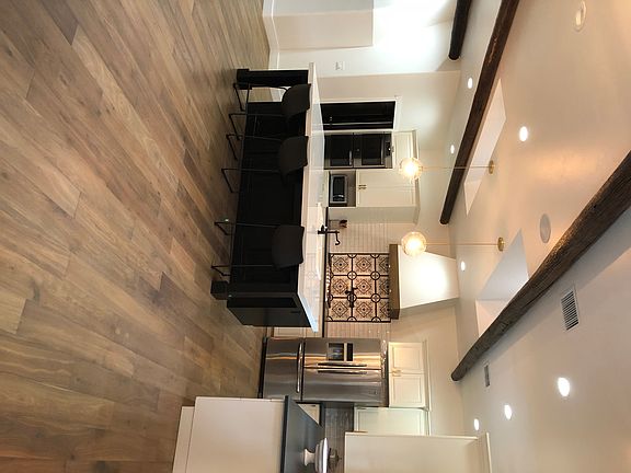 2nd image of 757 Dahlia Ct
