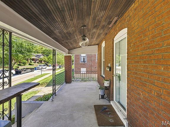 3rd image of 7420 Gayola Pl