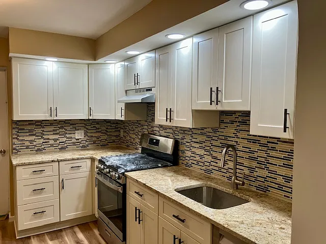 Kitchen - 543 N Simpson St