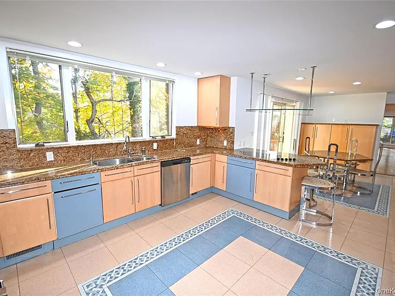 24 Warwick Rd — Photo 12