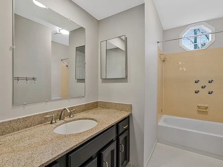 1215 Delta Glen Ct — Photo 36