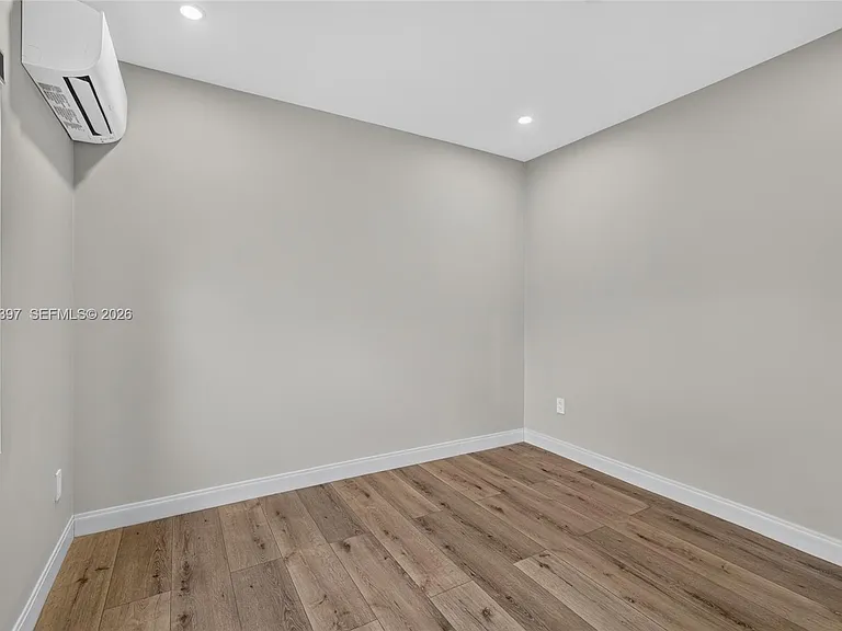 1011 NW 30th Ct #1 — Photo 10
