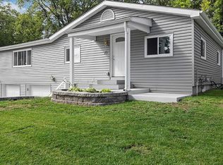 15 Teardrop Dr, Saint Charles, MO 63304