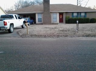 1405 N Park Dr, Greenwood, MS 38930