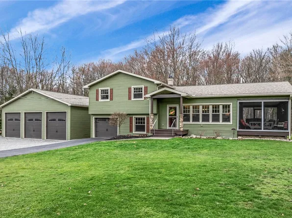 279 Elliott Rd, Grove City, PA 16127