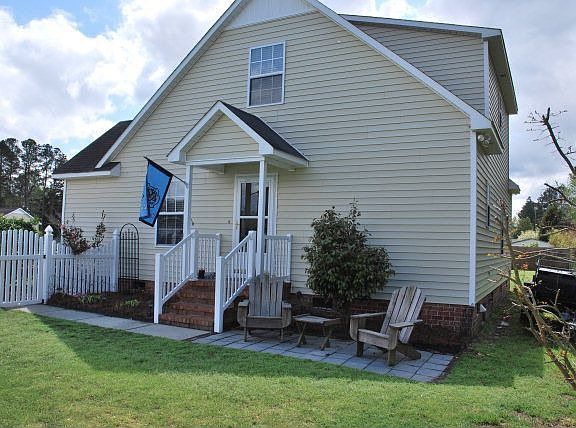 2nd image of 2690 Pine Knoll Dr