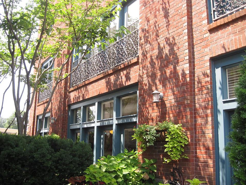 Garden side
