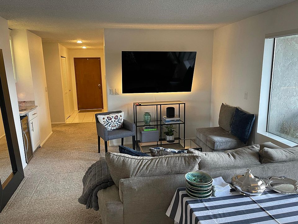 View from fireplace, Livingroom to front door
