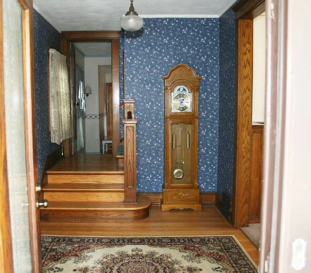 44 Clayton Ave — Photo 9