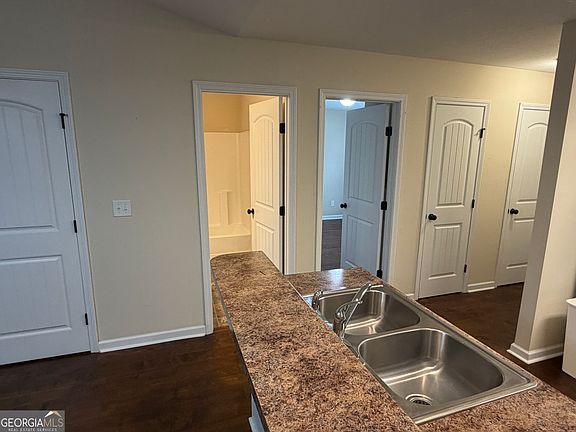 3rd image of 185 Buckhaven Way