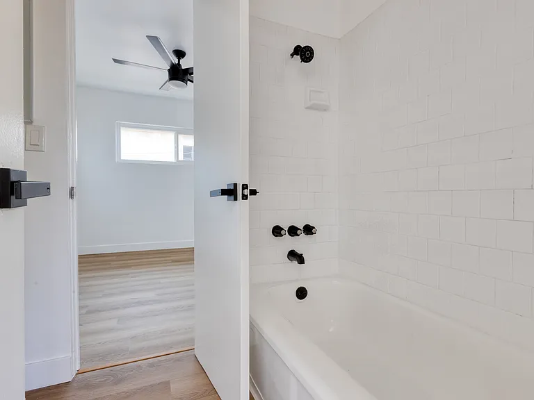 15741 Blaine Ave — Photo 25