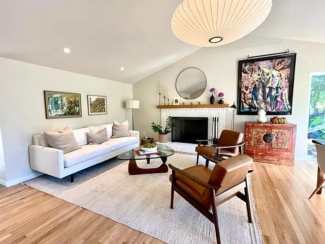 10191 NE Beach Crest Dr — Photo 3