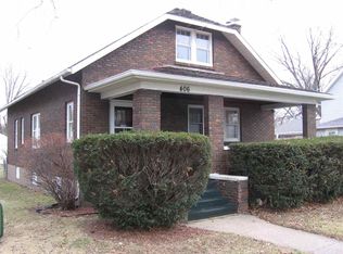 406 6th Ave N, Clinton, IA 52732