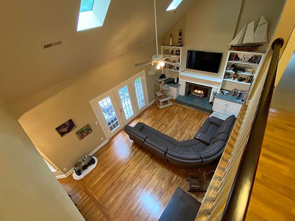 3rd image of 6017 Wimbledon Ct