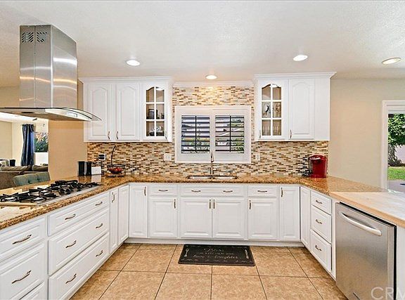 4th image of 878 N Eucalyptus Ave