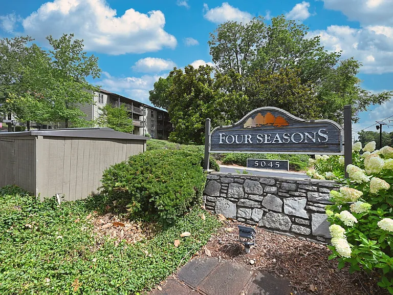 215 Summit Ridge Dr — Photo 60