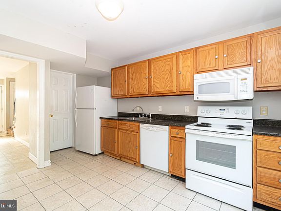 3rd image of 1840 Arwell Ct #D