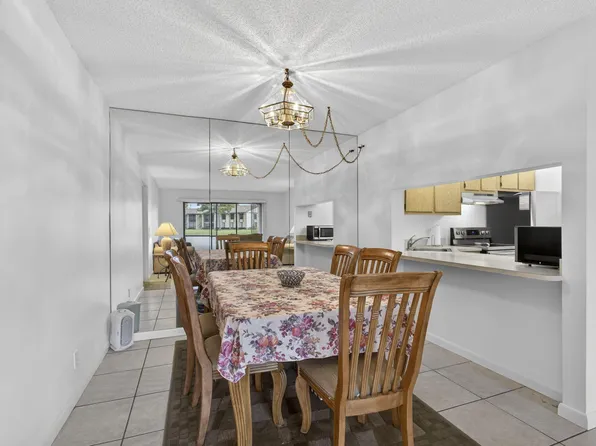 812 Sky Pine Way #G1, Greenacres, FL 33415