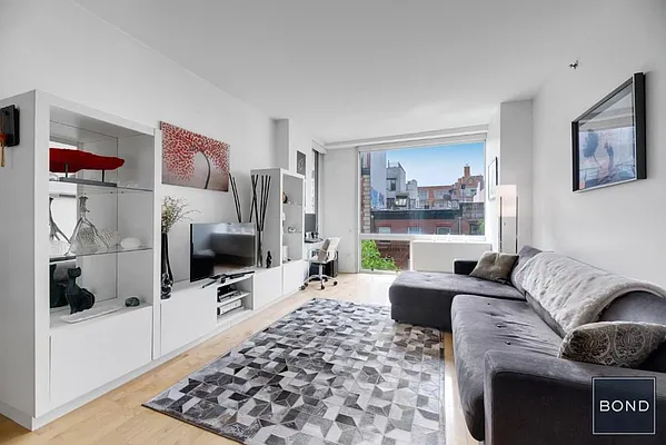 Sold by Bond New York | media 1