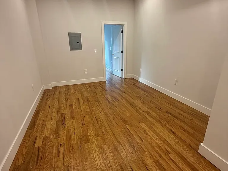 282 Baldwin Ave — Photo 8
