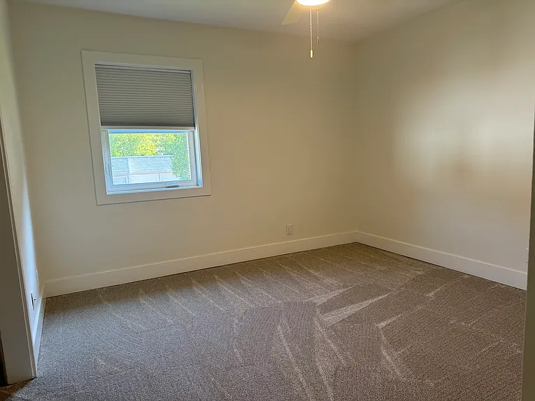 124 Sherwood Sq #124 — Photo 9