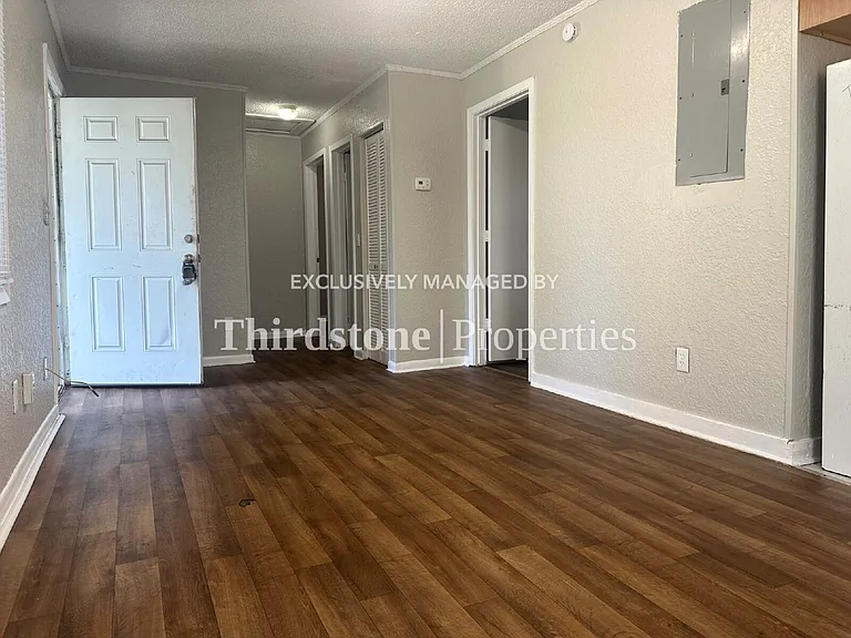 1853 W 6th St — Photo 2