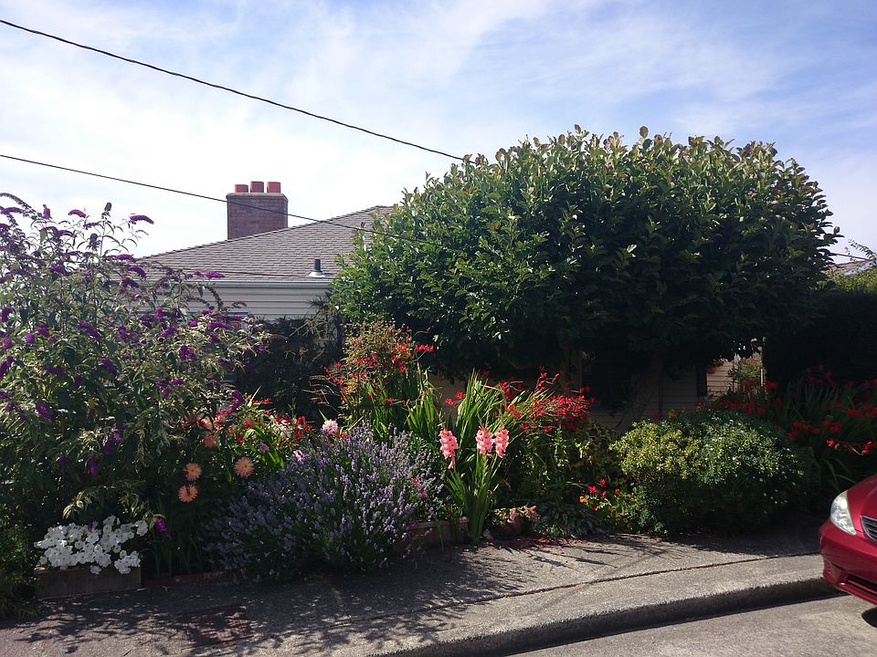 2nd image of 5736 SW Winthrop St