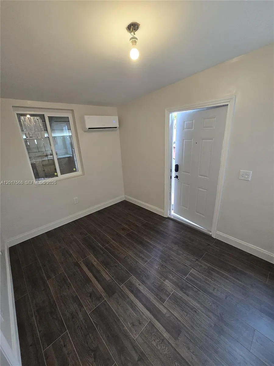 Building Photo - 6221 SW 2nd St #1