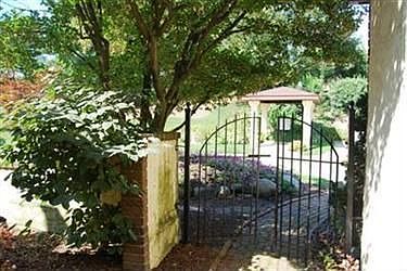 3rd image of 1776 Brookwood Dr