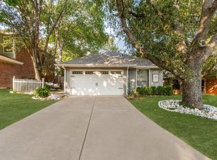 1709 Overlook Dr, Grapevine, TX 76051