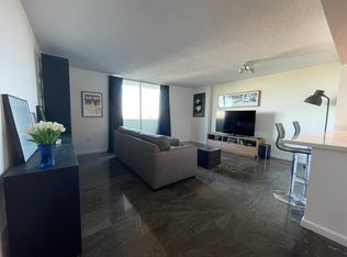 3000 Coral Way APT 609, Miami, FL 33145