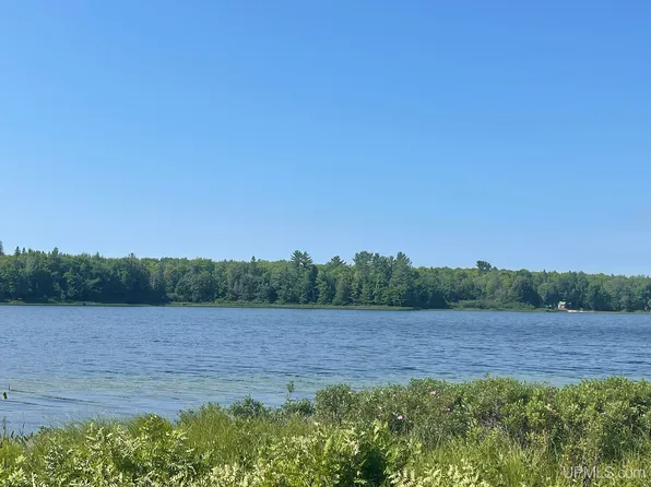 31960 Keweenaw Pass Rd, Lake Linden, MI 49945